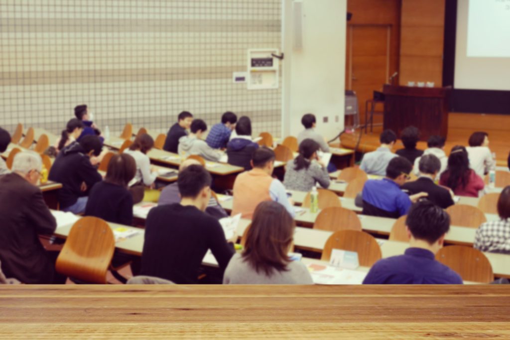大学に進学するメリット・デメリット