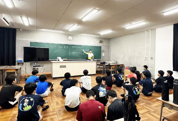 母校へ